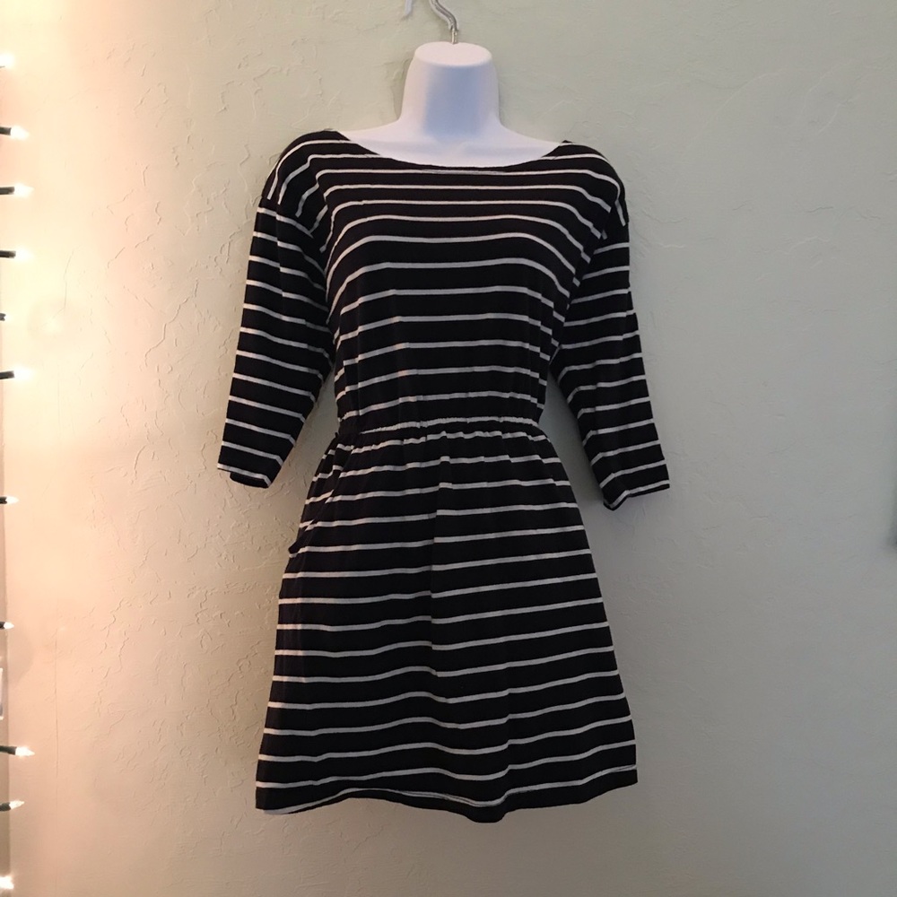 WOMEN’S DRESS